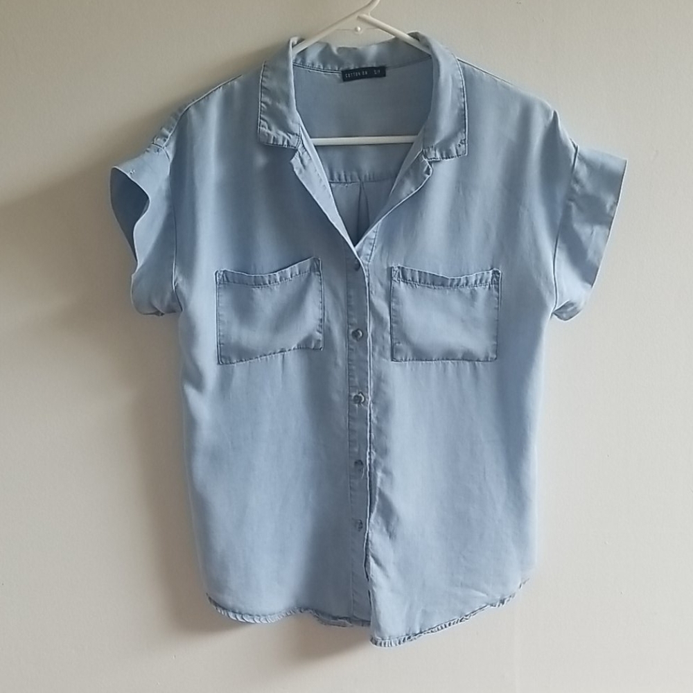 Women's button up shirt